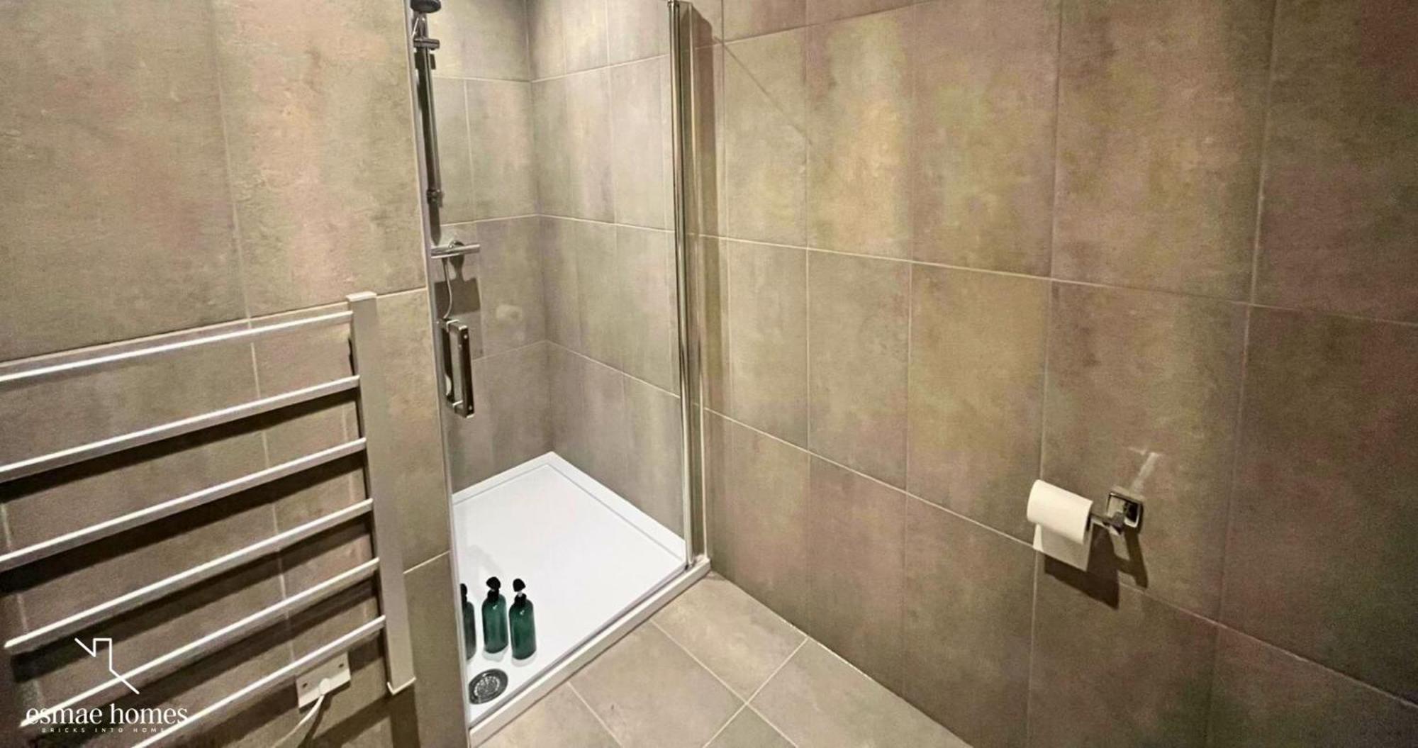 1Br Luxury Flat At Train Station - Long Stays Welcome - Just Ask Milton Keynes Eksteriør billede