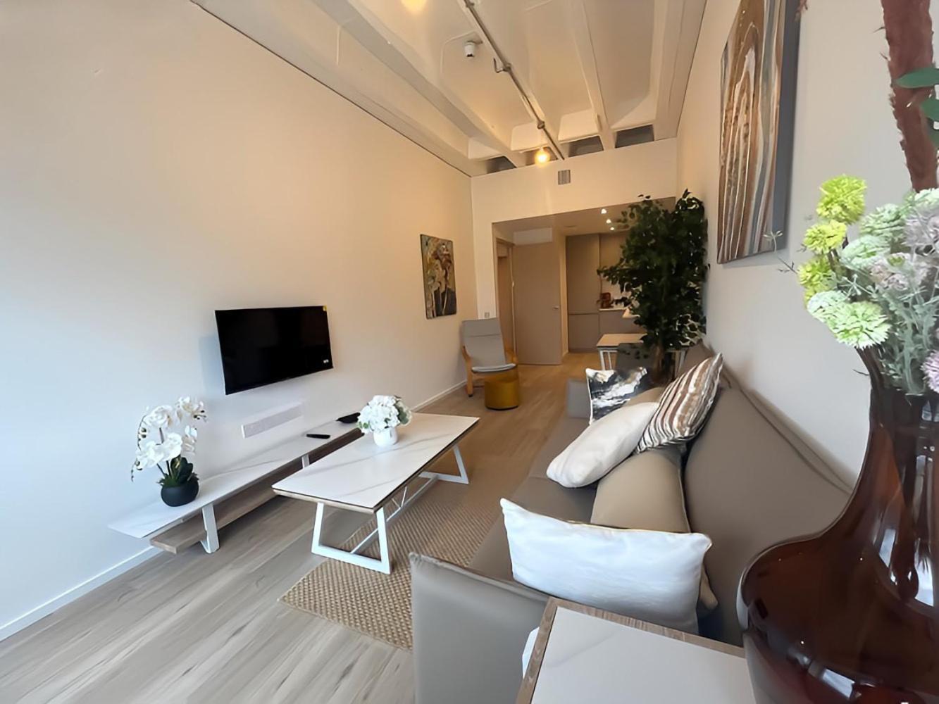 1Br Luxury Flat At Train Station - Long Stays Welcome - Just Ask Milton Keynes Eksteriør billede