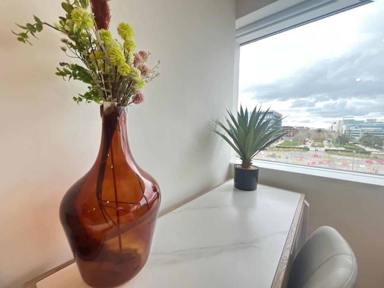 1Br Luxury Flat At Train Station - Long Stays Welcome - Just Ask Milton Keynes Eksteriør billede